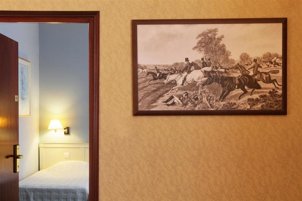 Best Western De Diane Nevers Phòng bức ảnh